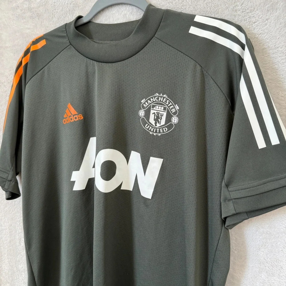 Adidas Manchester United Training Jersey Mens M shirt soccer football AeroReady